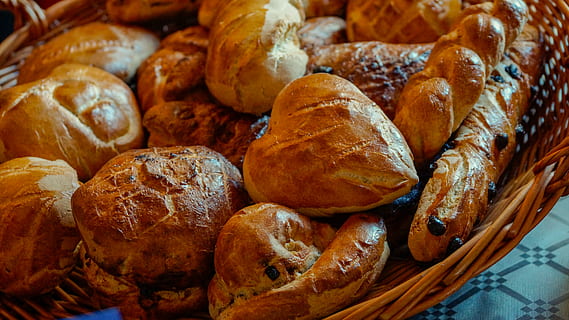 pastry lot, bread, basket, roll, food, staple, baked, brown HD wallpaper