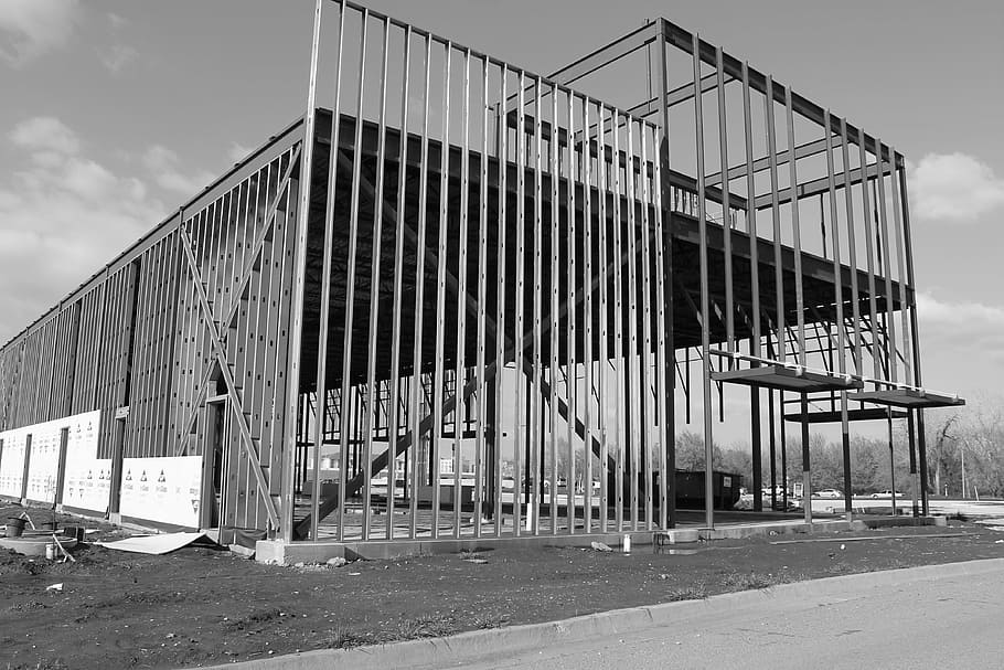 grayscale photo of gray metal building at daytime, frame, construction HD wallpaper
