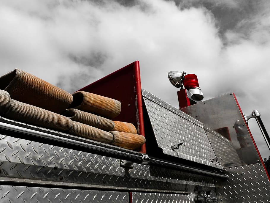 close up photography of diamond-plated fire truck, engine, transportation HD wallpaper