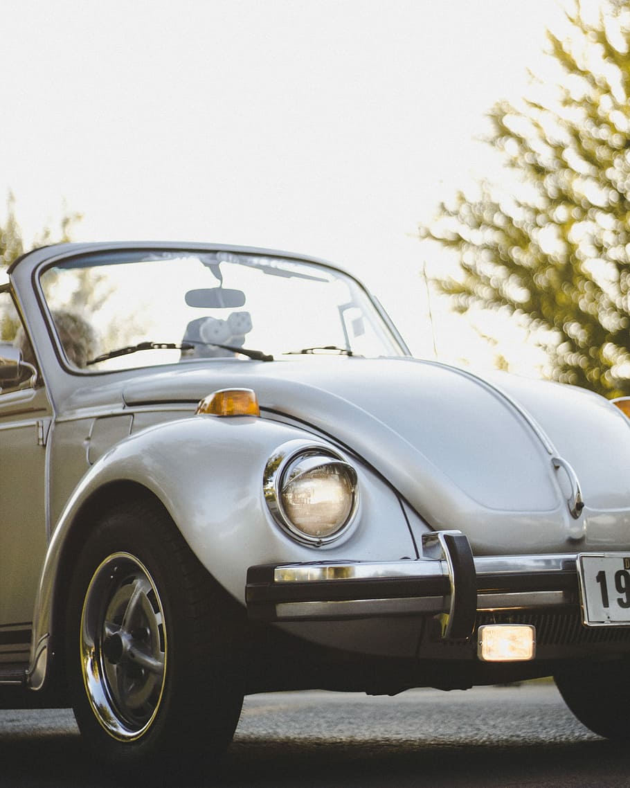 white Volkswagen Beetle convertible, photo of white Volkswagen convertible Beetle HD wallpaper