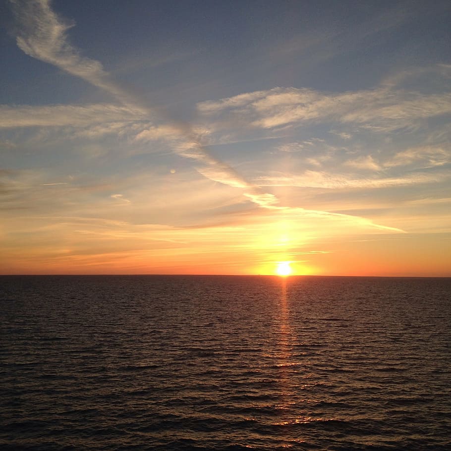 sea, sunset, distant, nature, sky, summer, dusk, sunlight, orange Color HD wallpaper