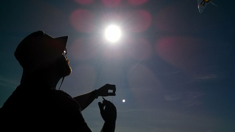 kite, silhouette, summer, hat, camera - Photographic Equipment HD wallpaper