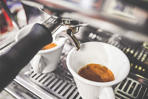 Freshly Brewed Coffees from Coffee Machine, bar, cafe, capuccino HD wallpaper