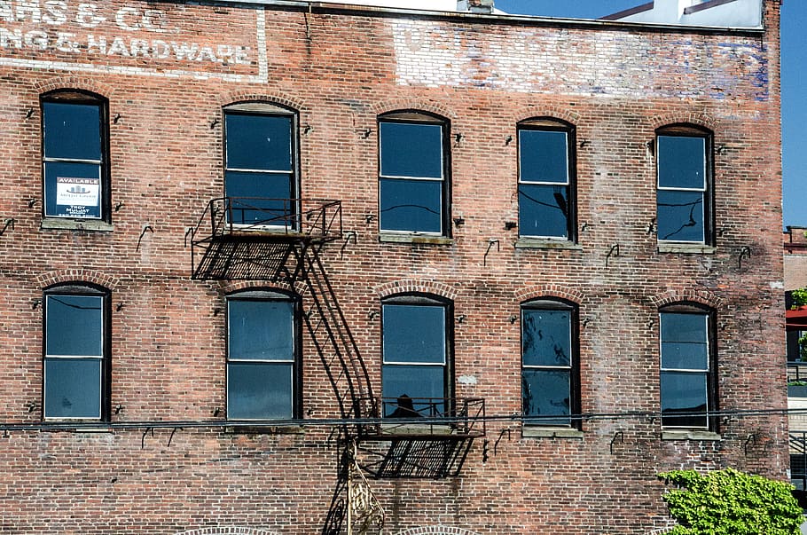 windows and wall, brick wall, background, note, card, downtown HD wallpaper