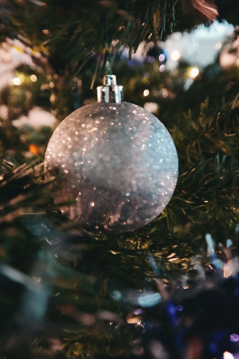 christmas, tree, silver, glitter, ball, ornament, lights, display HD wallpaper