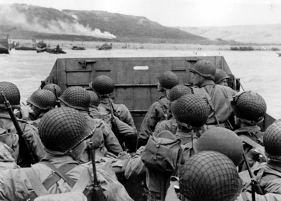 Hd Wallpaper American Troops Approaching Omaha Beach On Normandy Beach D Day World War Ii Wallpaper Flare