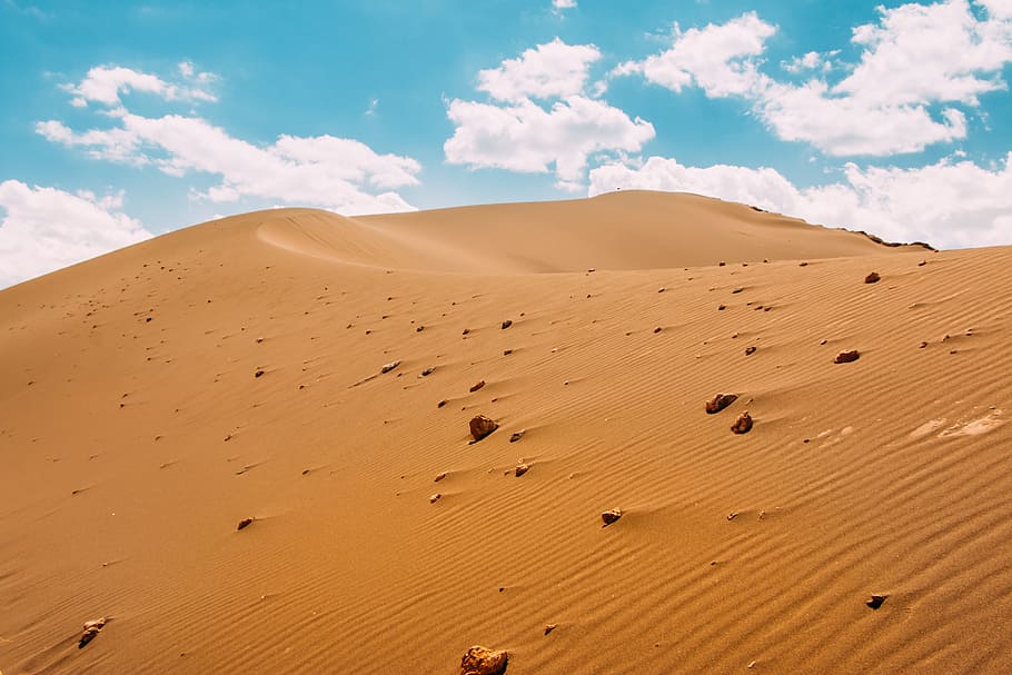 landscape photography of sand dunes, photo of dessert in sunny weather HD wallpaper