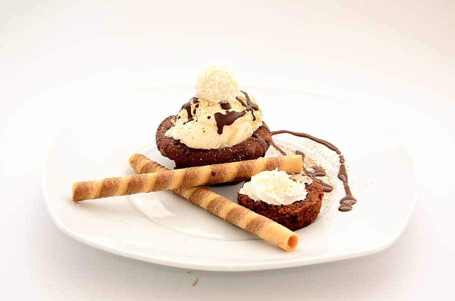 photo of cup cake, dessert, ice cream, fruit, sweets, whipped cream HD wallpaper