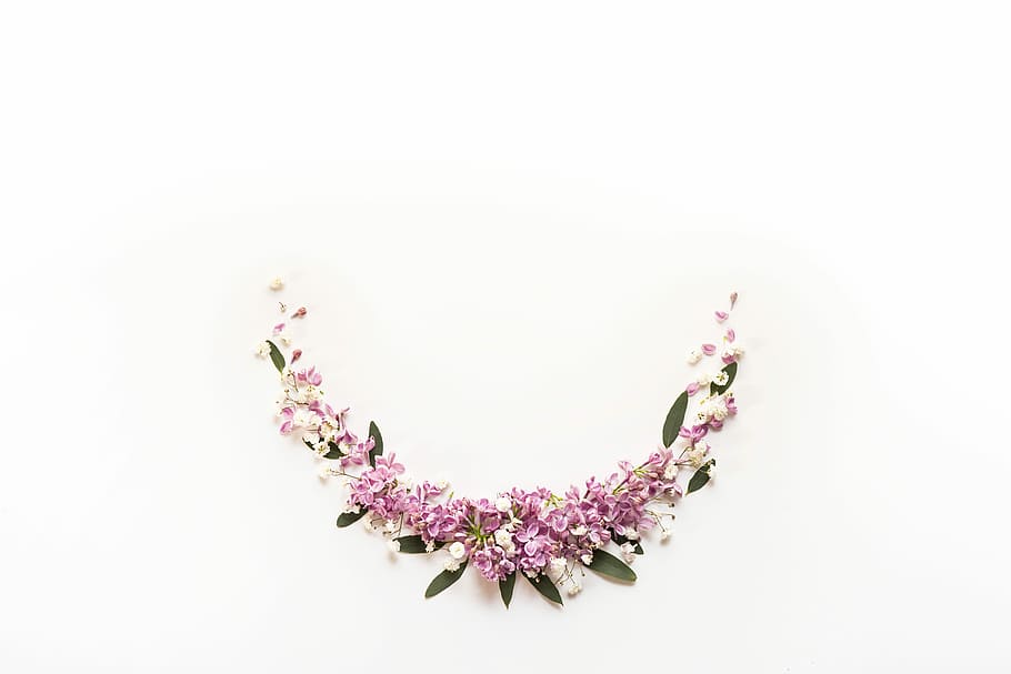 pink flower necklace, lilac, flora, flatlay, flower arrangement, HD wallpaper