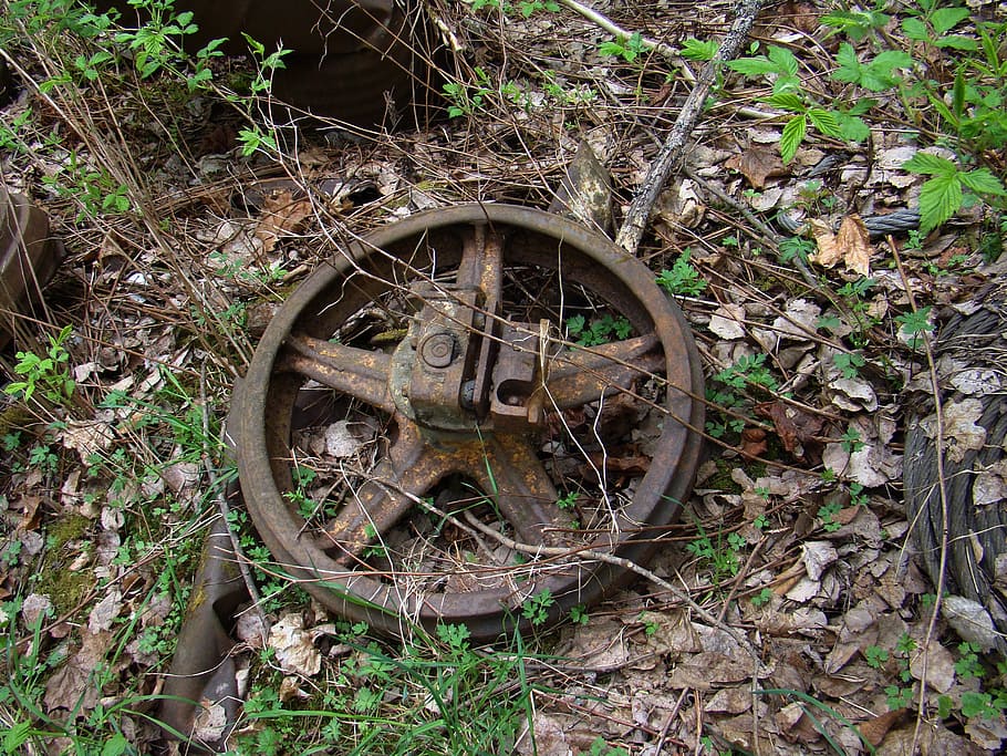 rust, old, rail, wheel, scrap, land, field, abandoned, metal HD wallpaper