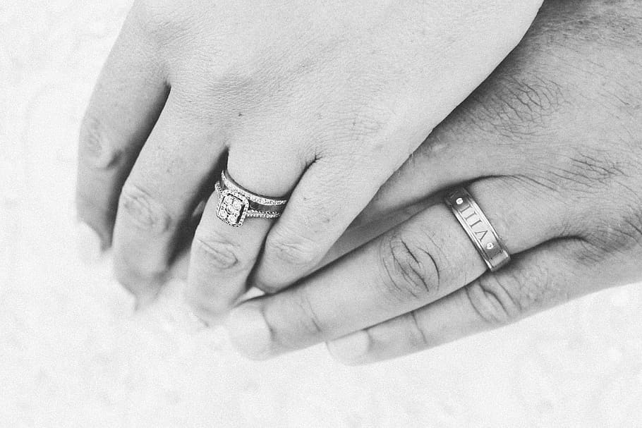 grayscale photo of woman's hand on top of man's hand, grayscale photography of two hand wearing ring, HD wallpaper