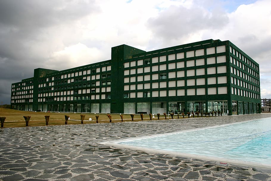 hotel, architecture, pool, pup, cloud - sky, built structure HD wallpaper