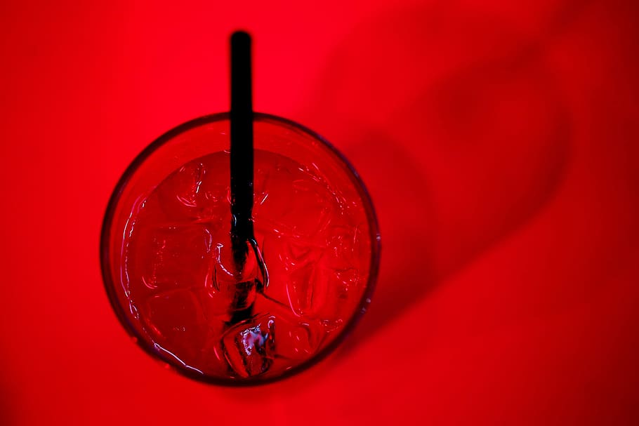 glass, ice cubes, drinks, straw, red, red background, colored background HD wallpaper