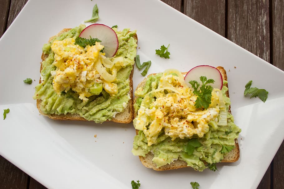 egg sandwich with white ceramic plate, avocado, breakfast, bread HD wallpaper