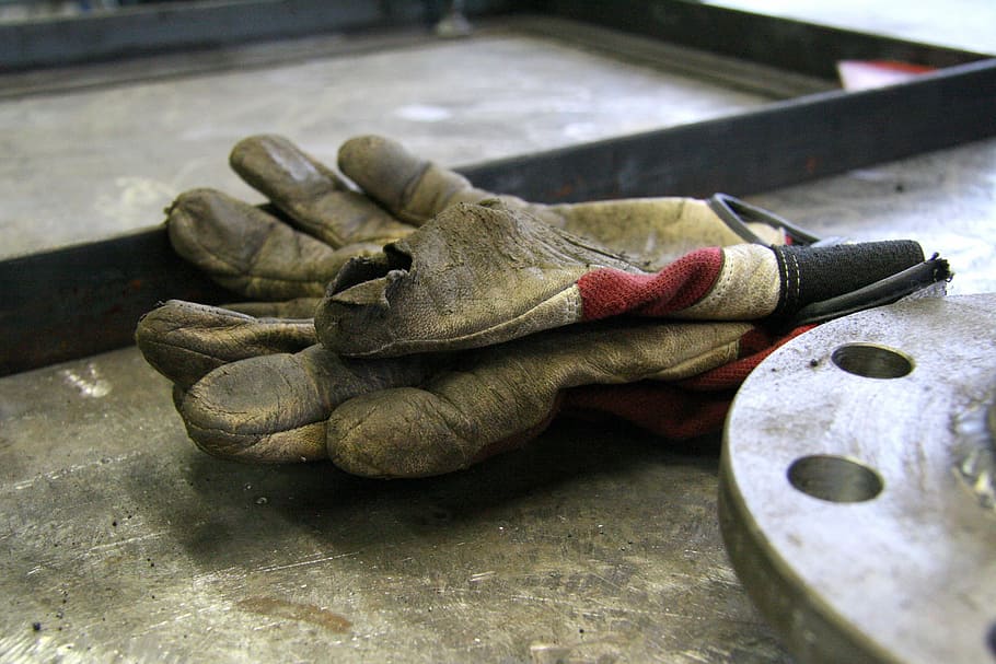 gloves near wheel hub, old, work gloves, protection, dirty HD wallpaper