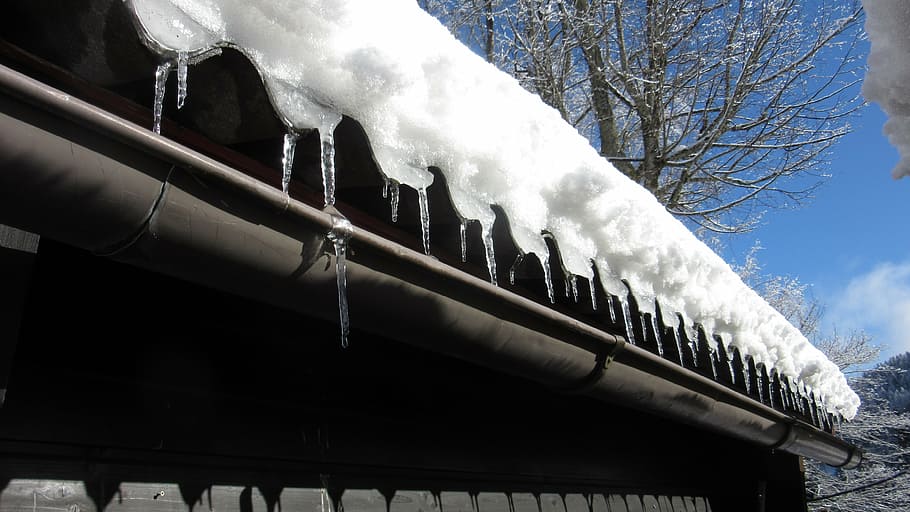 icicle, gutter, snow, ice, roof, winter, cold, sparkle, ice cold HD wallpaper
