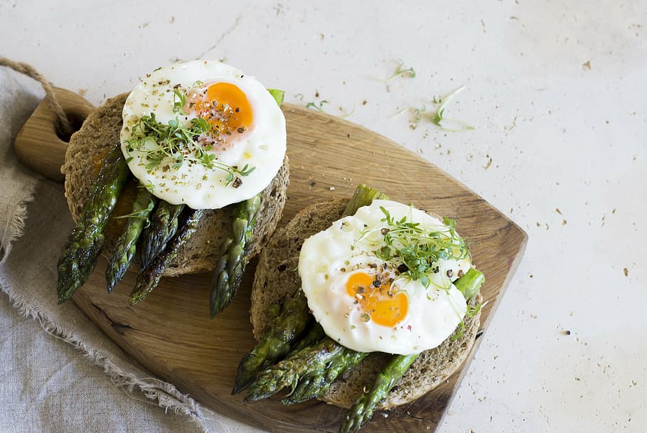 bread with egg, asparagus, breakfast, appetizer, eating, food HD wallpaper
