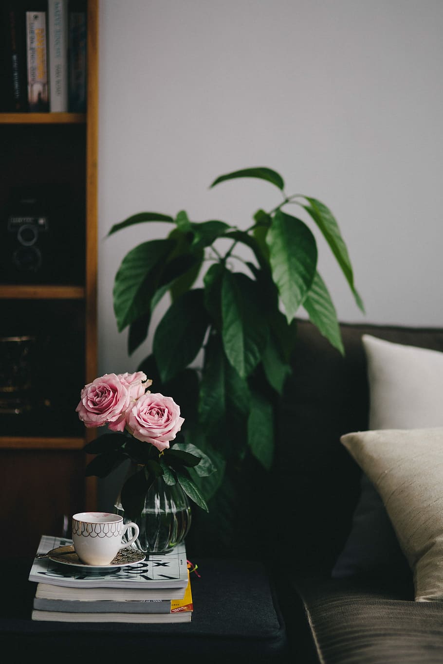 Lovely roseses, book and coffee, interior, resting, relax, essentials, HD wallpaper