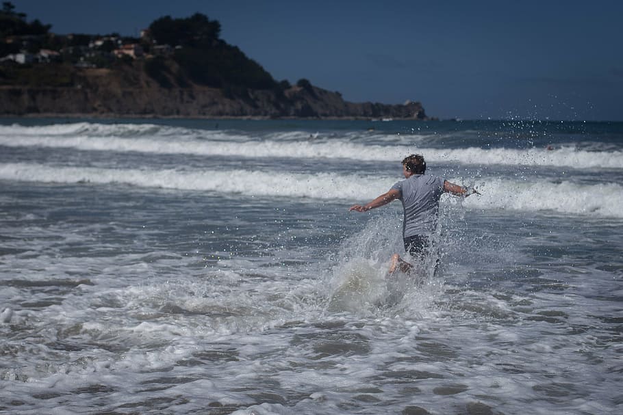boy, child, fun, happy, running, waves, splash, ocean, beach HD wallpaper