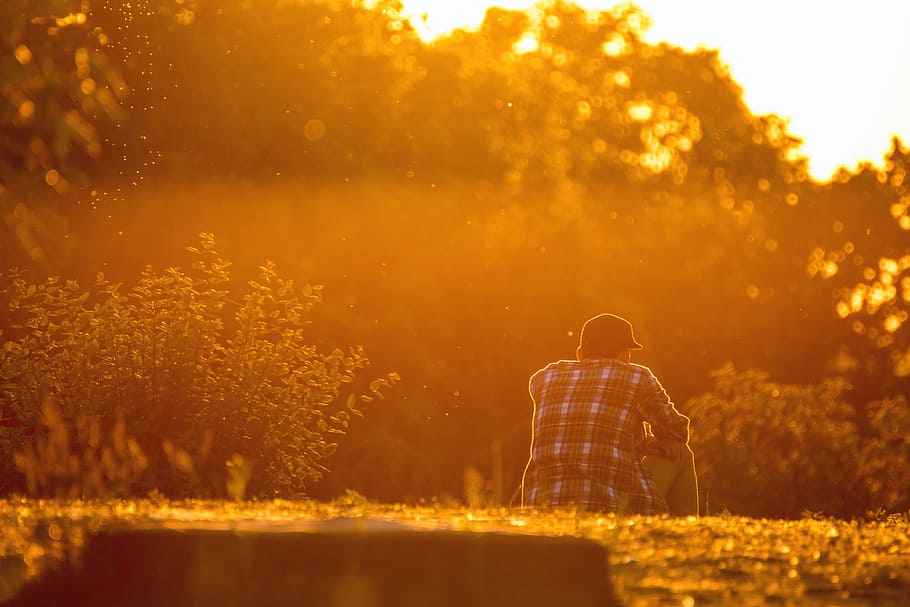 dawn, landscape, nature, sky, blur, clouds, gold, guy, man, outdoors HD wallpaper