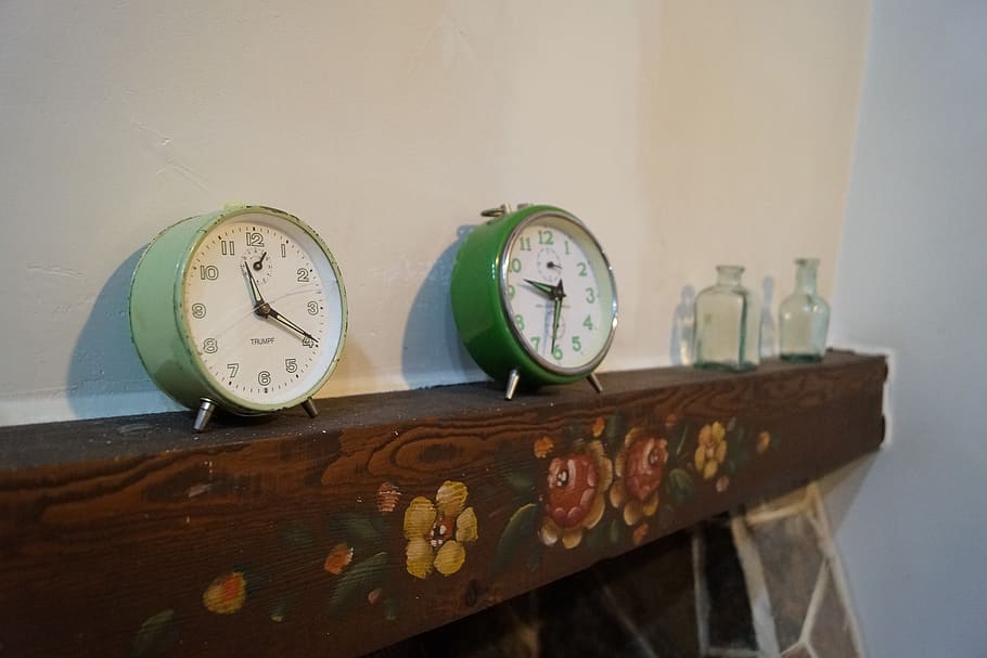 clock, alarm clock, interior, time, wall - building feature HD wallpaper