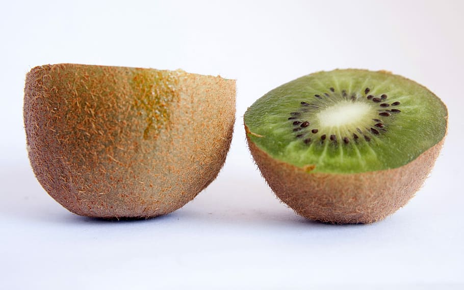 Sliced Kiwi Fruit, cross-section, food, public domain, seeds