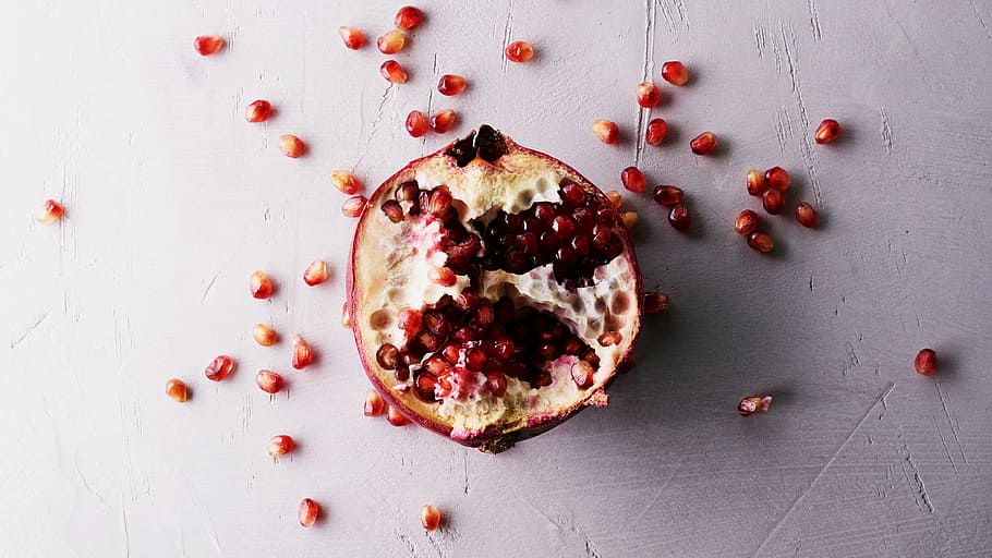 pomegranate, red and white fruit, food, slice, seed, food and drink HD wallpaper