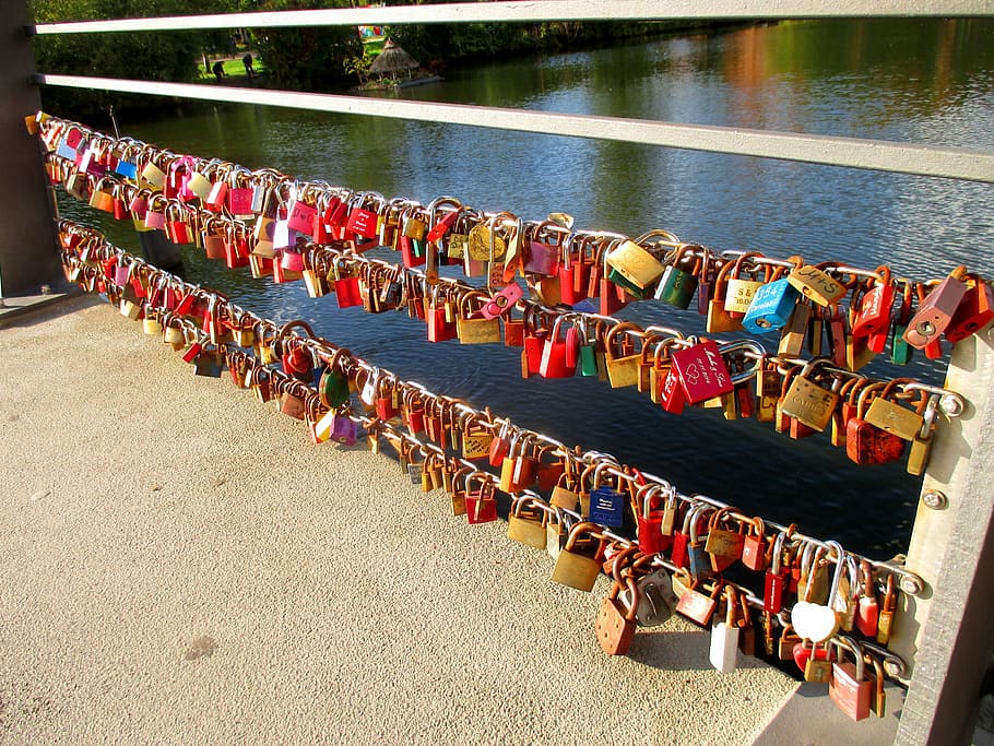 padlocks, bridge, love locks, friendship, romantic, love symbol HD wallpaper