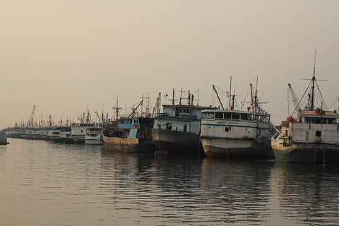 shipyard-ship-dock-wood-ship-thumbnail.jpg