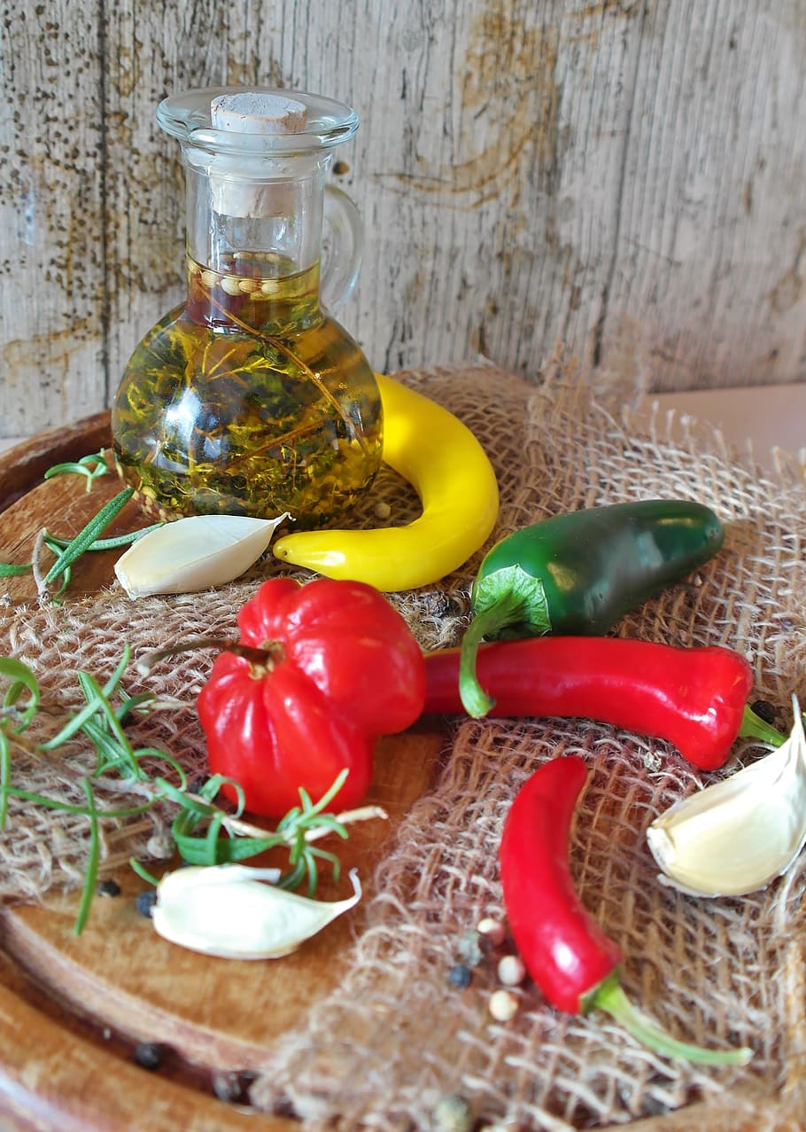 Chillis, Chilli Pepper, Chili, red, green, yellow, food, spice HD wallpaper