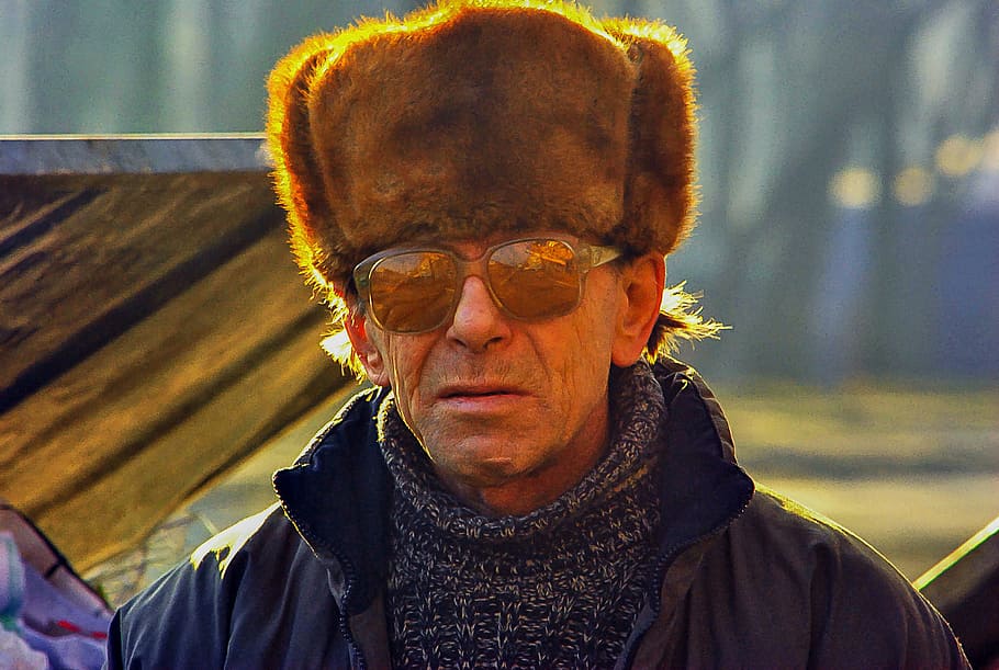 man, portrait, glasses, cap, winter, headshot, one person, adult HD wallpaper