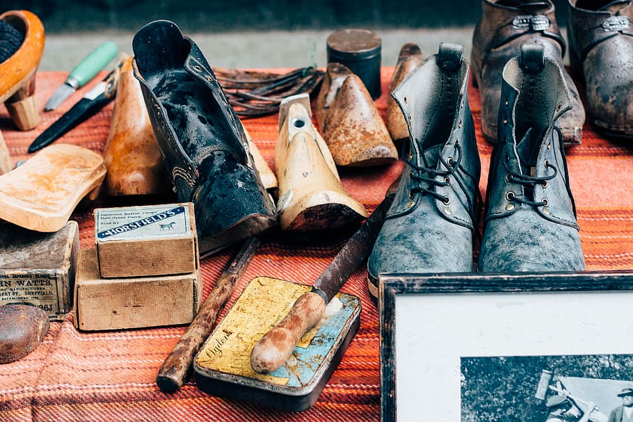 leather footwear lot, collection of vintage items, shoe, table HD wallpaper