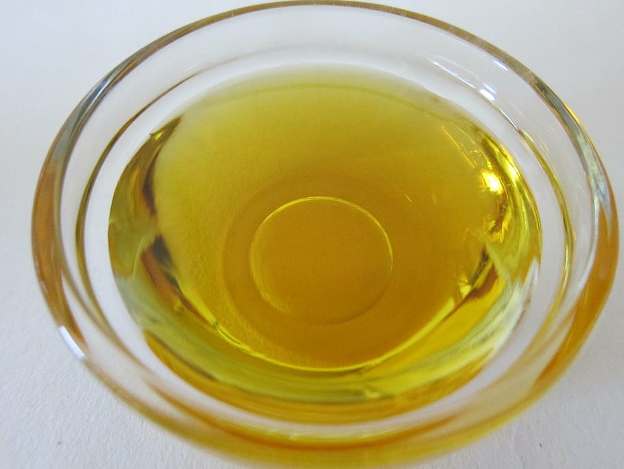 yellow liquid inside of clear glass bowl, passion fruit oil, maracuja oil, HD wallpaper