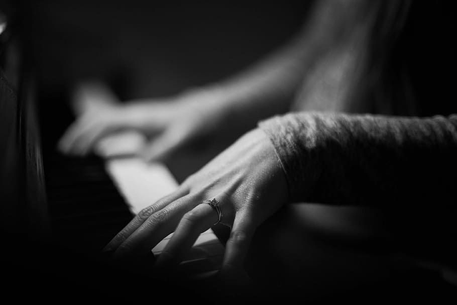 grayscle photo of person playing piano, hand, ring, pianist, black and white, HD wallpaper