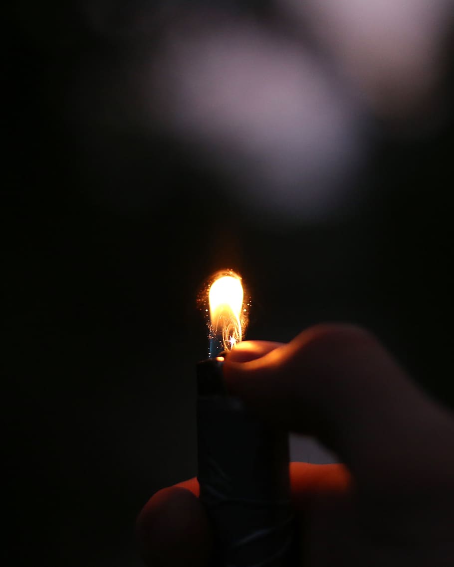 fire, lighter, night, dark, flame, burning, human hand, human body part HD wallpaper