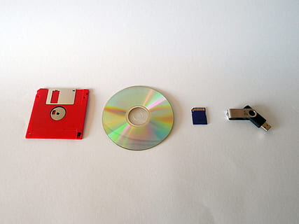 floppy disc, compact disk, memory stick, and flash drive, Data HD wallpaper