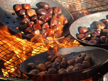 nuts on fire, chestnuts, roasted chestnuts, all saints, castañada HD wallpaper