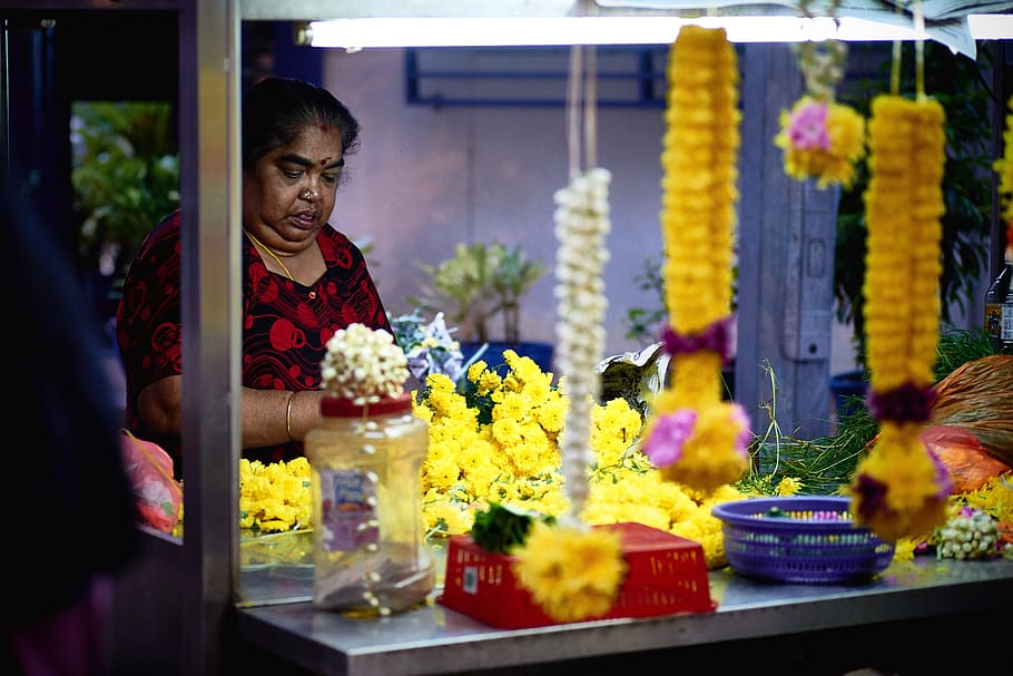 woman making flower leis, shop, decorating, florist, store, colorful, HD wallpaper