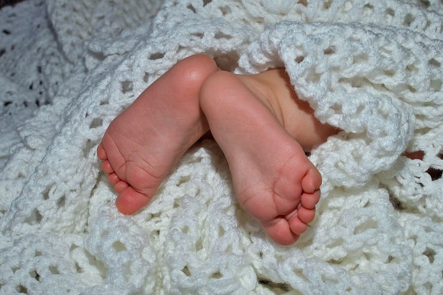 baby, feet, baby feet, cute, little, tiny, newborn, childhood, HD wallpaper