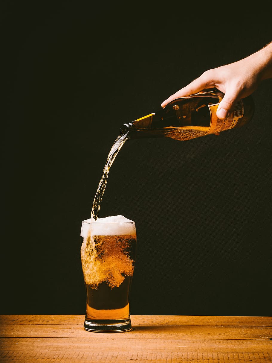 alcohol, alcoholic, bar, beer, beverage, bottle, bubbles, cold HD wallpaper