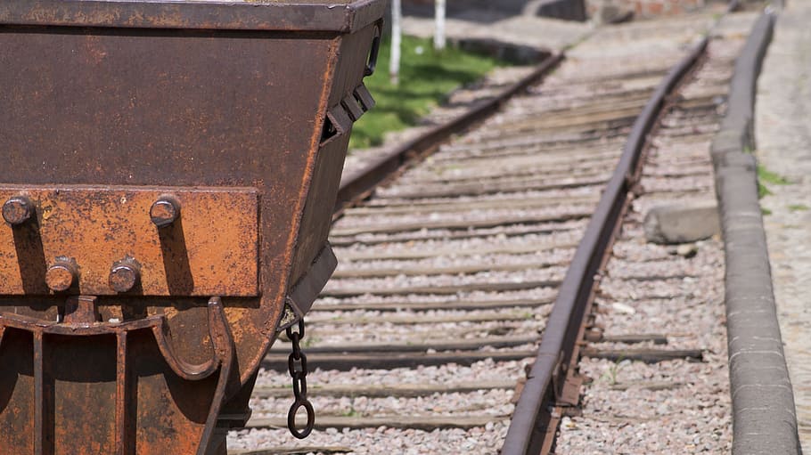 train, the golden, mexico, rusty, metal, focus on foreground HD wallpaper