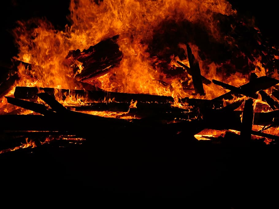 fire, flame, orange, hot, heat, campfire, warm, heiss, glow HD wallpaper