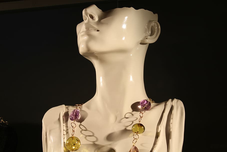 dummy, bust, face, necklace, showcase, mannequin, fashion, studio shot HD wallpaper