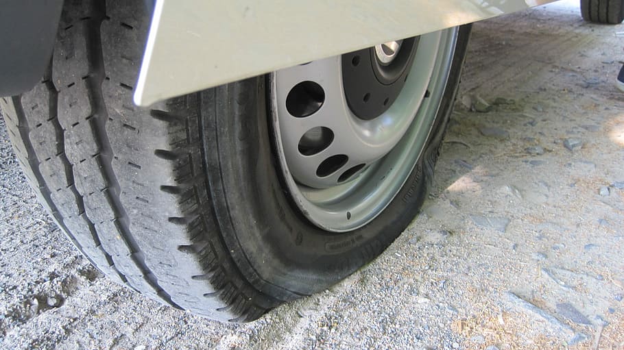 Flatfoot, Slabs, Mature, Breakdown, tyre damage, platt, airless HD wallpaper