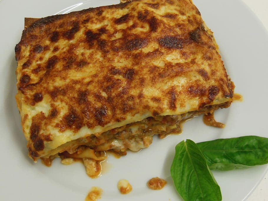 plate of cooked lasagna, Eat, Mozzarella, Basil, tomatoes, food HD wallpaper