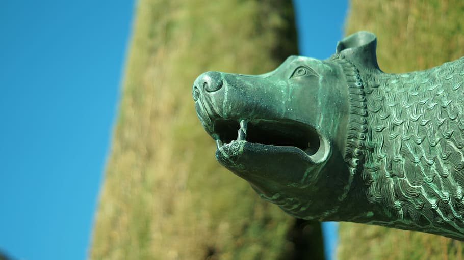 Segovia, She-Wolf, Statue, Bronze, Head, monument, sculpture HD wallpaper