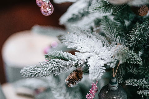 Christmas tree decorations, Christmas balls, xmas, winter, christmas Ornament HD wallpaper
