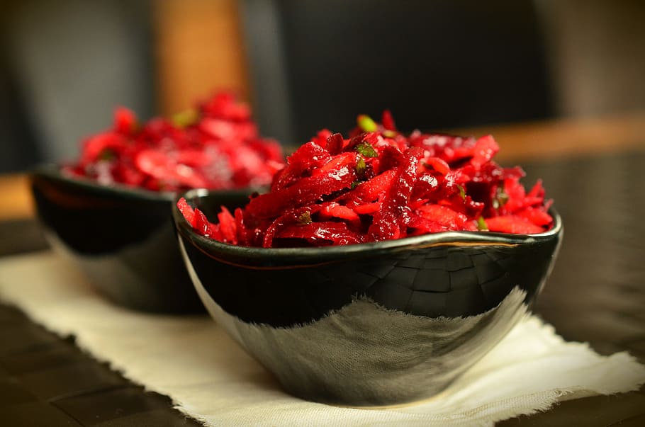 red chilies on black bowls, beetroot, salad, frisch, healthy HD wallpaper