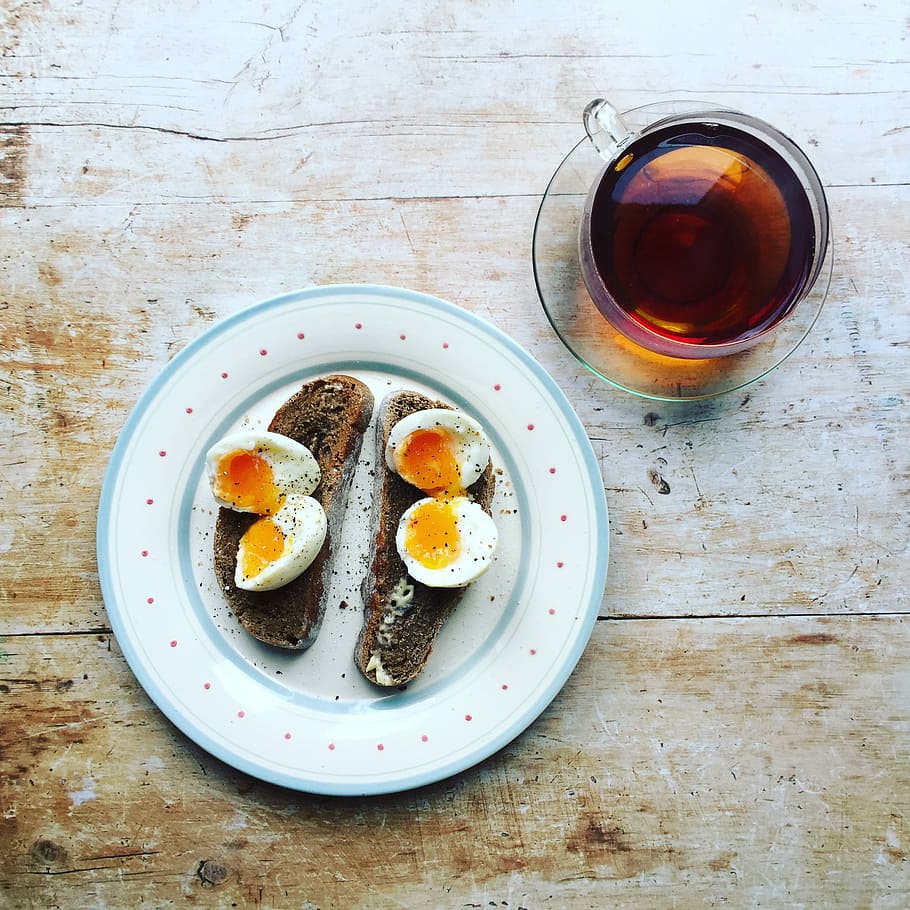 Eggs on Rye, boiled egg on plate with juice, breakfast, yolk HD wallpaper