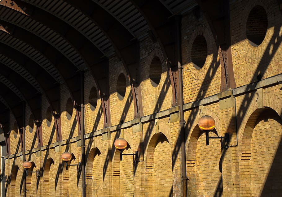 wall, background, brick, lamps, architecture, shadow, light HD wallpaper